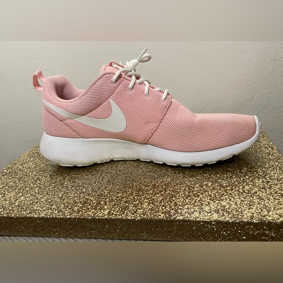 🎉HP🎉EUC-Nike Roshe Pink/White Running Shoes Womens Size 11👟 - Picture 8 of 12